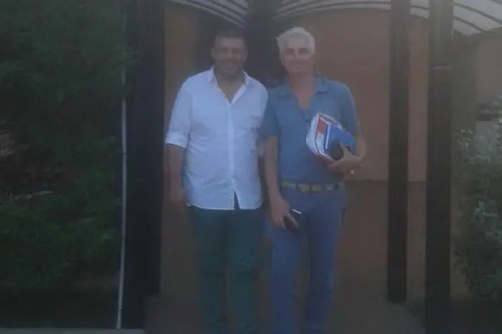 Il nuovo allenatore del Cus Cagliari, Meloni, col dirigente Faccin
