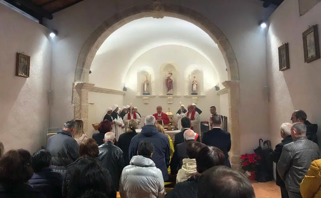 La messa celebrata da Arrigo Miglio (foto Andrea Serreli)