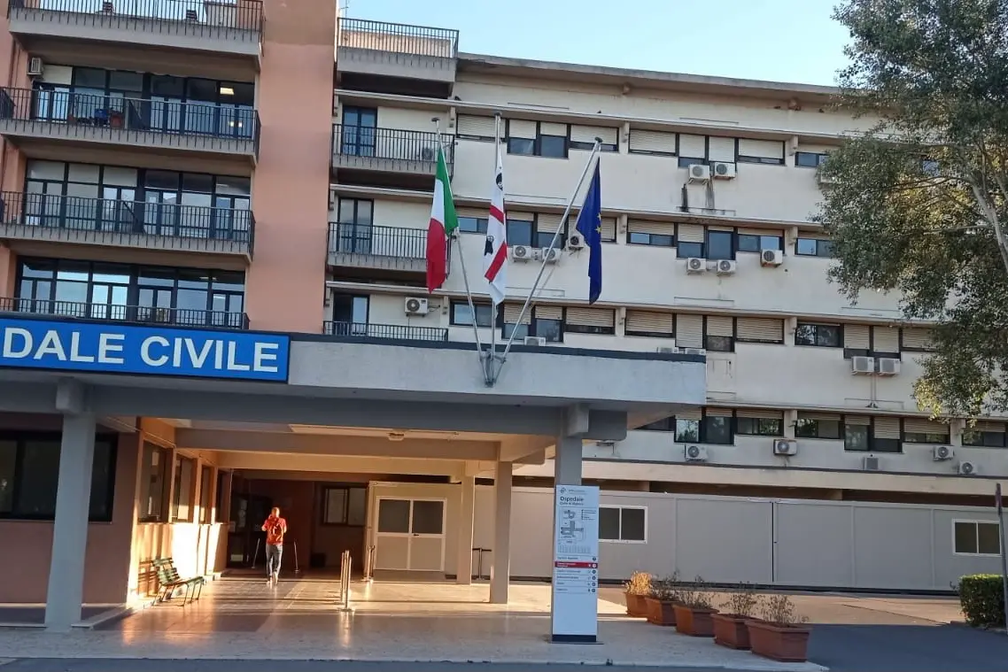 L'ospedale Civile di Alghero (foto Fiori)