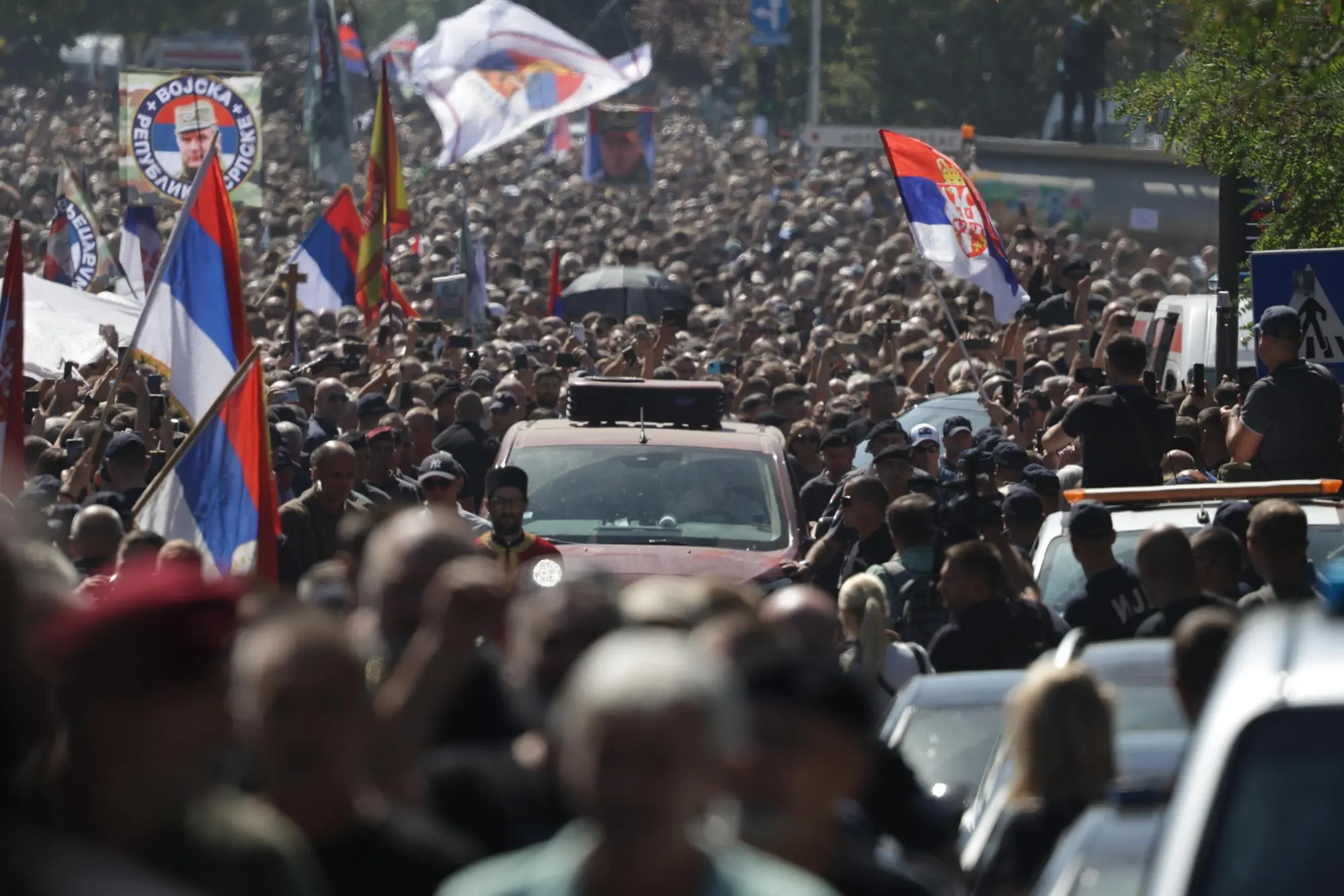 epa13219611 The hearse carrying the coffin of Ratko Mladic moves during his funeral in Belgrade, Serbia, 07 September 2026. Former Bosnian Serb general Ratko Mladic, who was convicted of war crimes by the International Criminal Tribunal for the Former Yugoslavia (ICTY) in 2017, died on 27 August 2026 at the age of 84. EPA/ANDREJ CUKIC