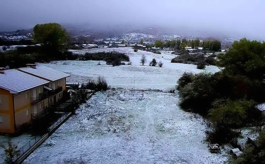 Pima nevicata in Abruzzo (Ansa)