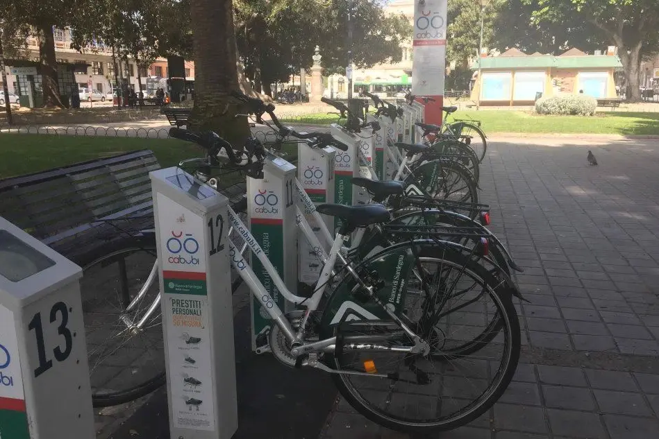 Un'area del bike sharing (foto archivio L'Unione Sarda)