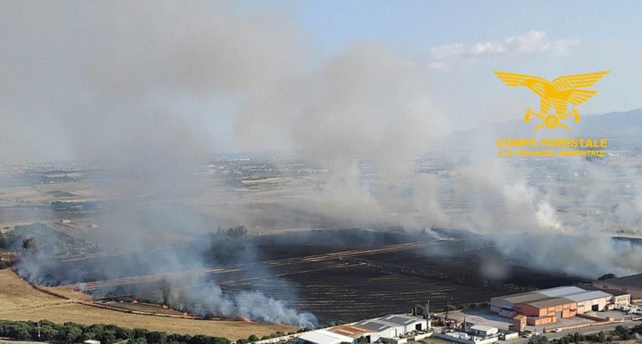 Monastir, spento nella notte il rogo di Is Argiddas: ettari di campagna in cenere