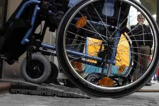 Maltrattamenti sui disabili (foto simbolo Ansa)